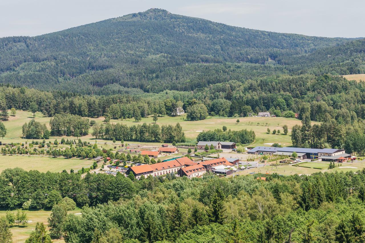 Resort Malevil Jablonné v Podještědí Kültér fotó