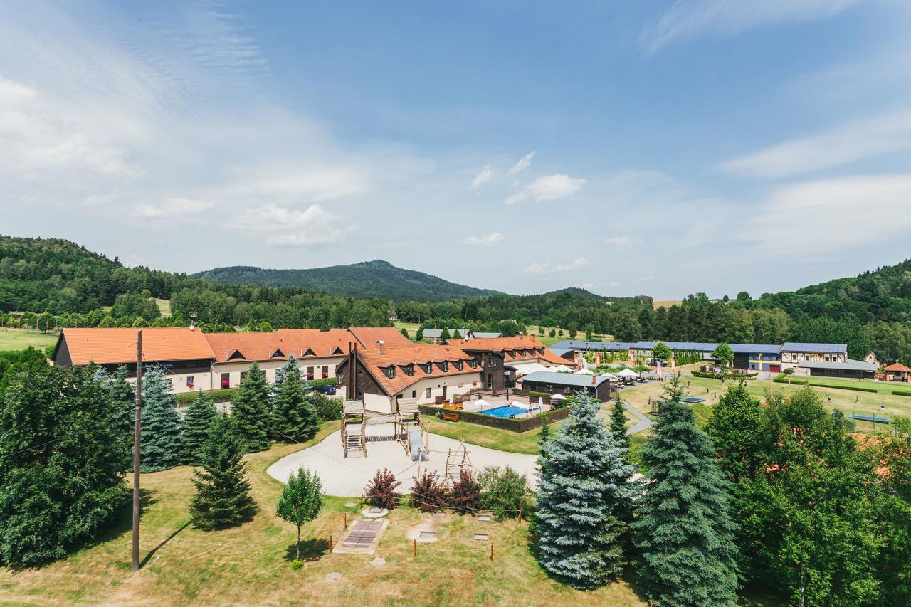 Resort Malevil Jablonné v Podještědí Kültér fotó